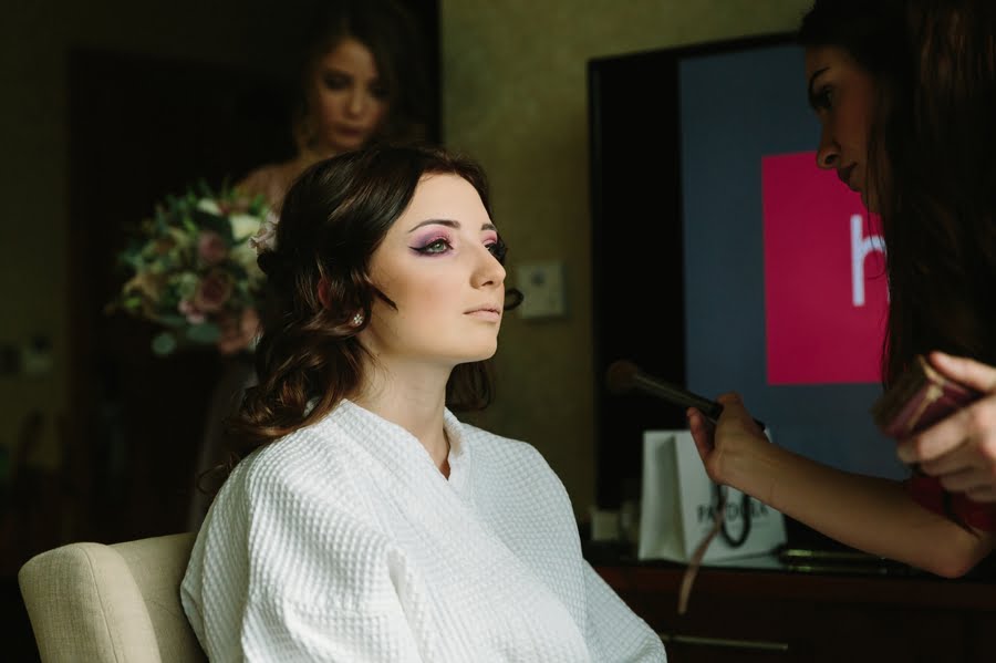 bridesmaid make up at Quay hotel and spa wedding