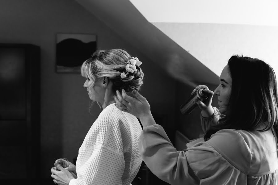 bride getting ready at Quay hotel and spa wedding