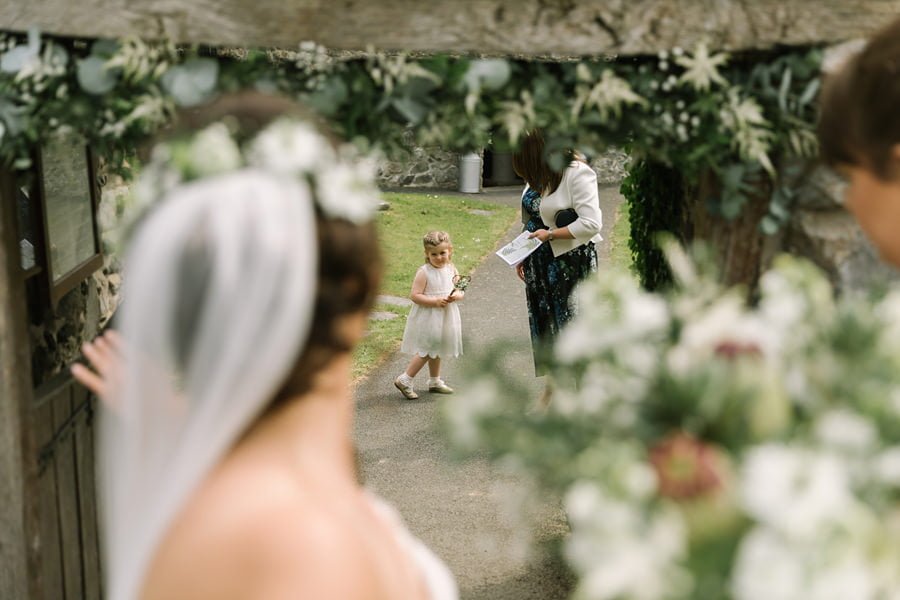 candid flower girl at caer rhun