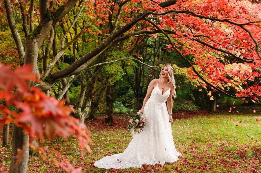 Bridal shoot in Bodnant garden