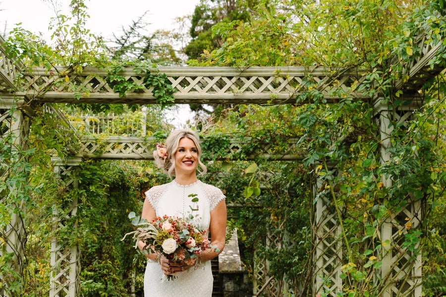 Bridal shoot in Bodnant garden