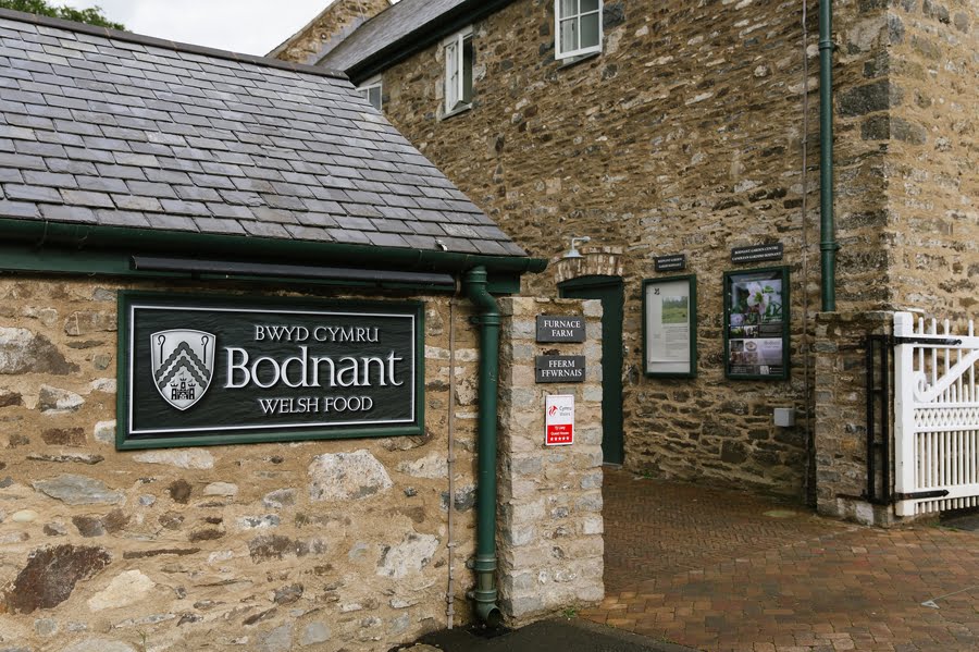 Bodnant_Welsh_food_wedding-Cresswell 33