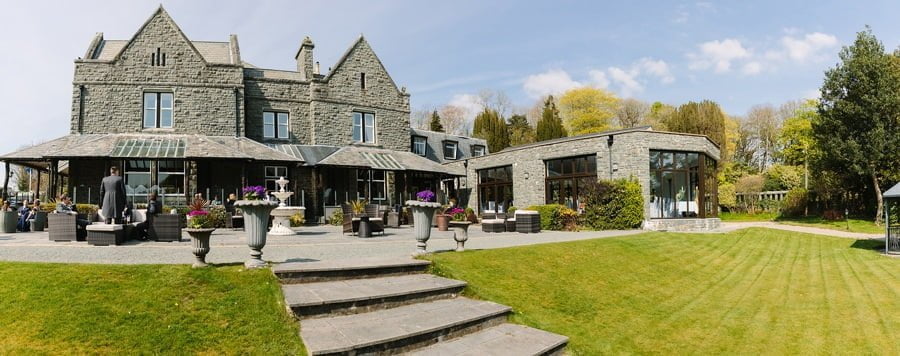 Bron Eifion spring wedding