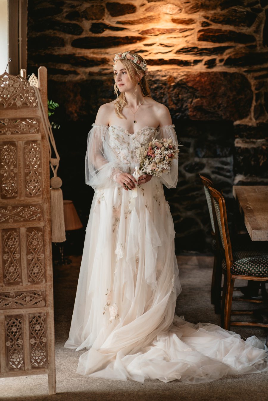 A June wedding at Ty Afon riverhouse