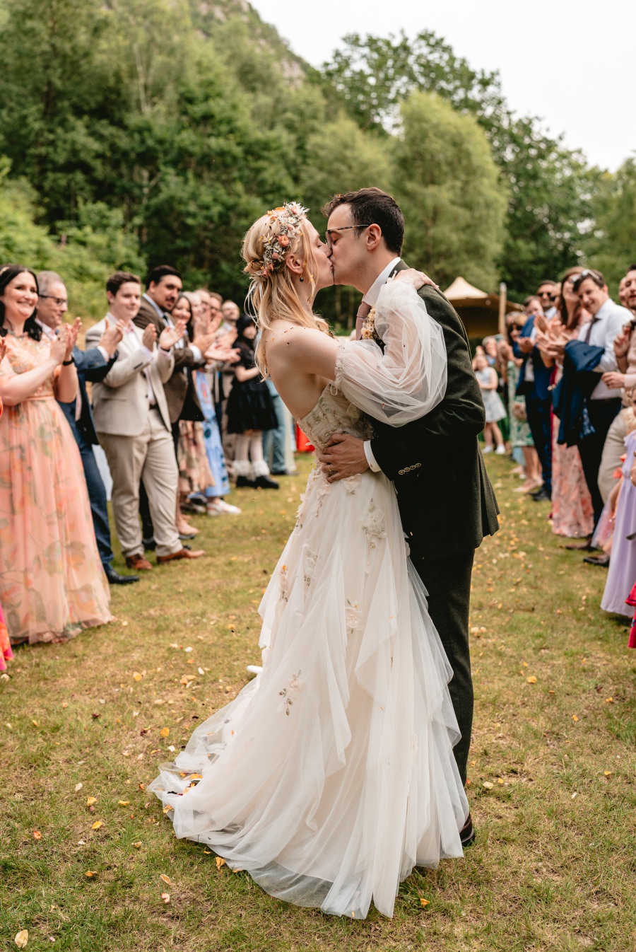 A June wedding at Ty Afon riverhouse