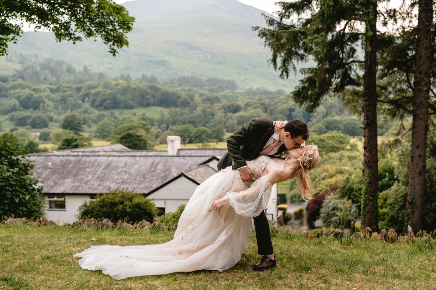 A June wedding at Ty Afon riverhouse