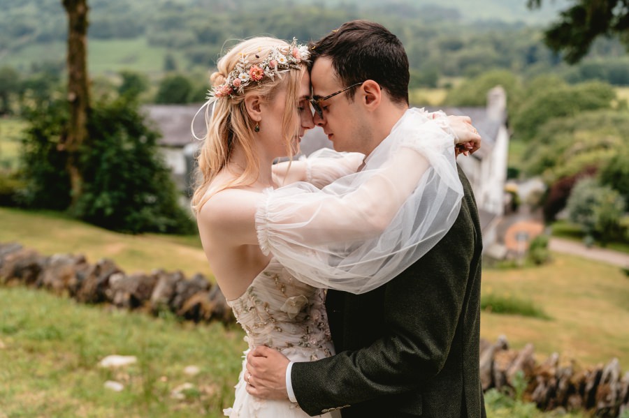 A June wedding at Ty Afon riverhouse