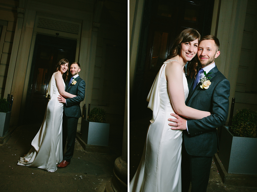 wedding photography at Manchester art gallery