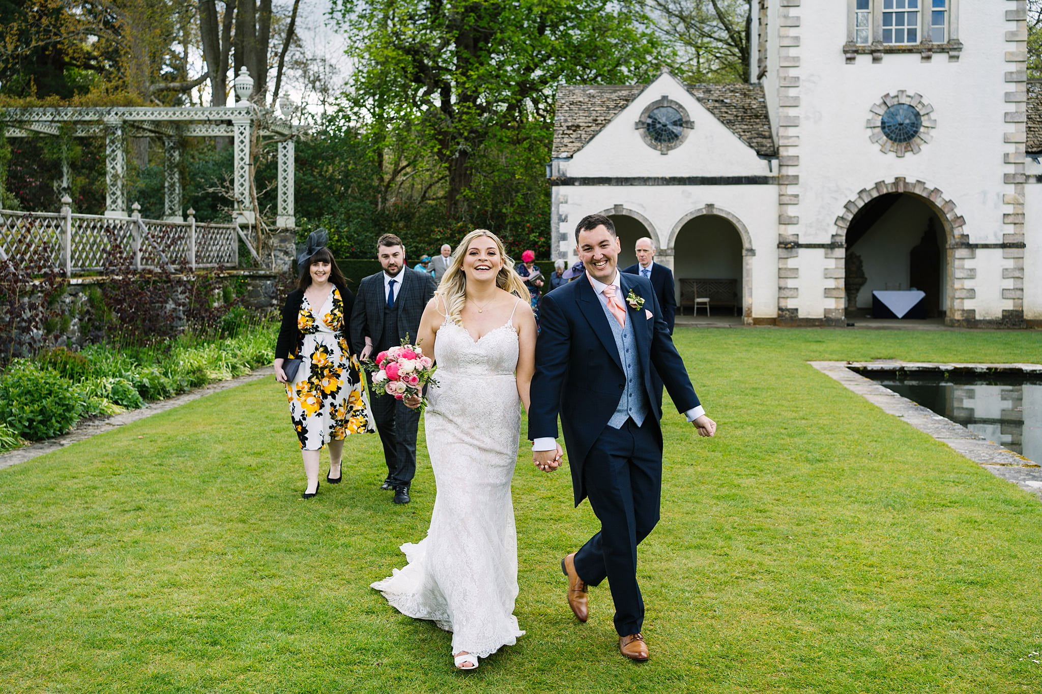 spring wedding in Bodnant garden