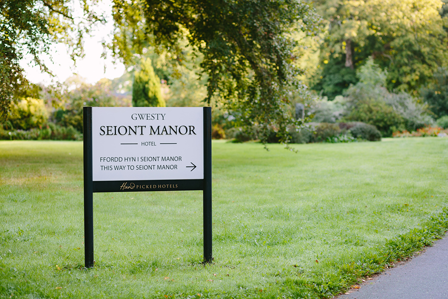 Seiont manor wedding photography - Morgan
