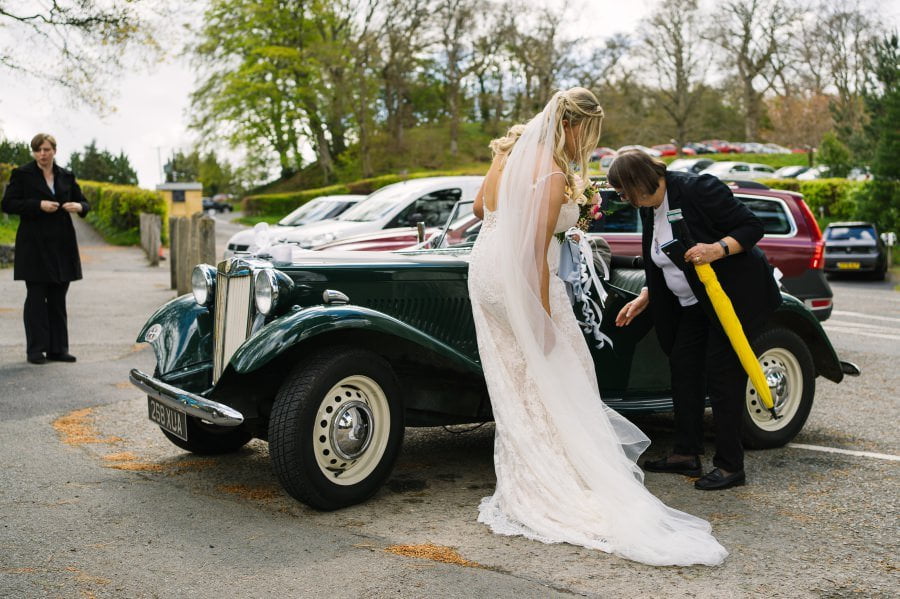 spring wedding at Bodnant Garden