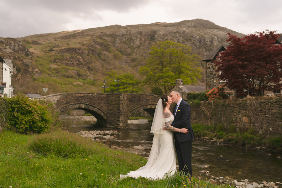 wedding venues - Ty Afon River House