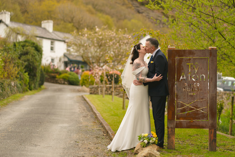 wedding venues - Ty Afon River House